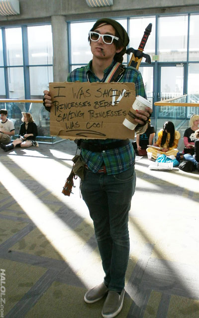 halolz-dot-com-thelegendofzelda-hipsterlinkcosplay.jpg