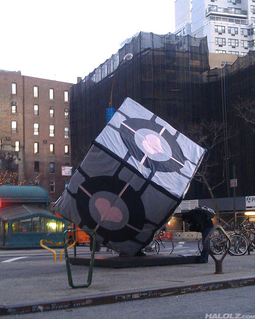 Giant Companion Cube appears in New York City